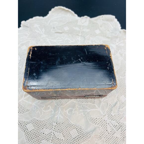 Lacquerware Mother of Pearl Inlay Box Peacock Latch 5” X 2.5” - Picture 9 of 14